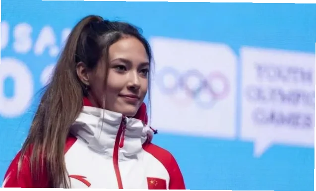 她凭什么用完美动作惊艳世界？不止金牌